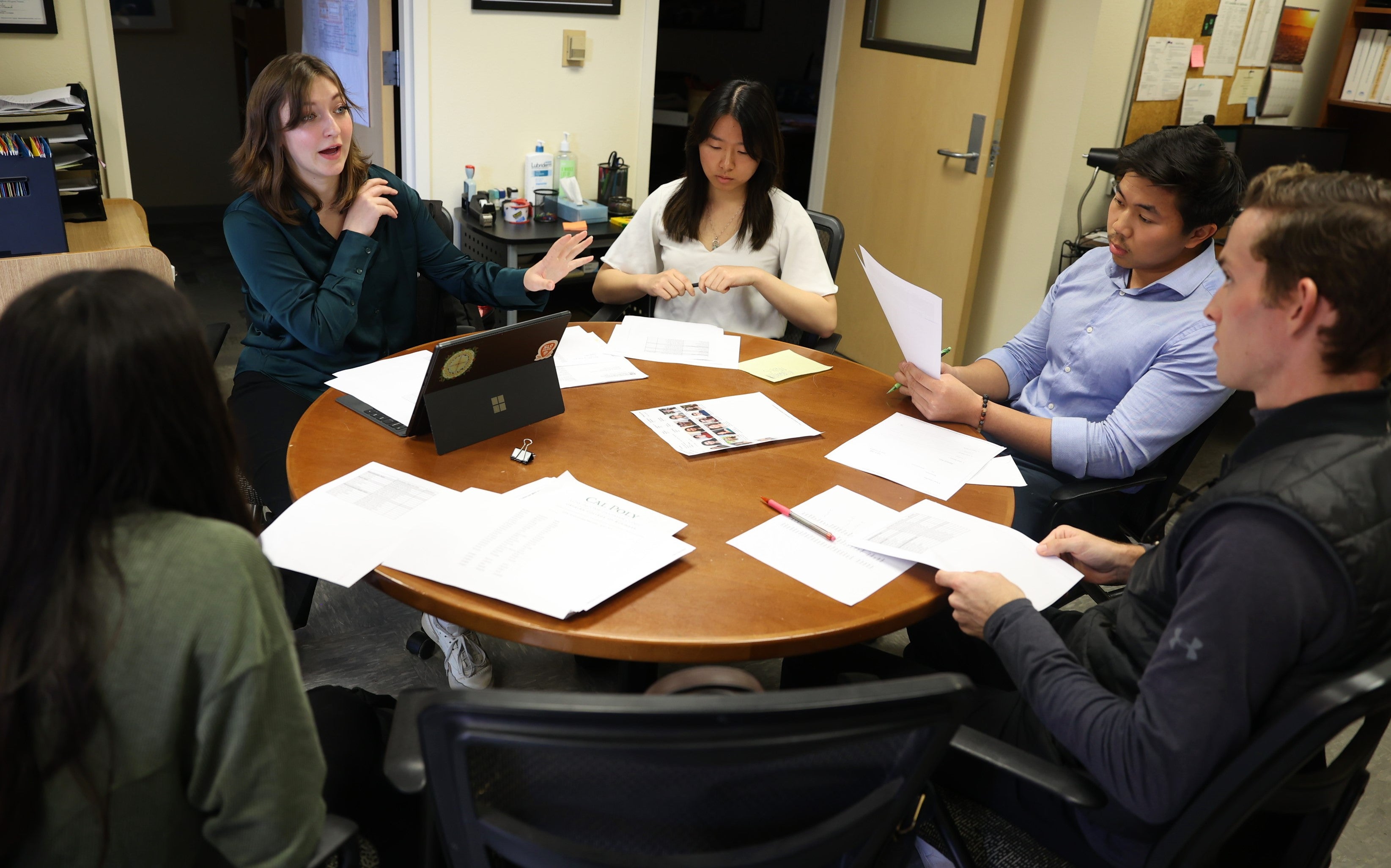 Kaeley Stelling speaks during a recent student leadership meeting at the Low Income Taxpayer Clinic