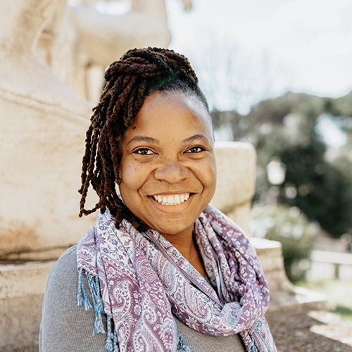 A headshot of Joni Roberts.
