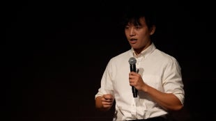 Cal Poly student Carter Lim makes his presentation for Communicare at the 2025 Elevator Pitch competition